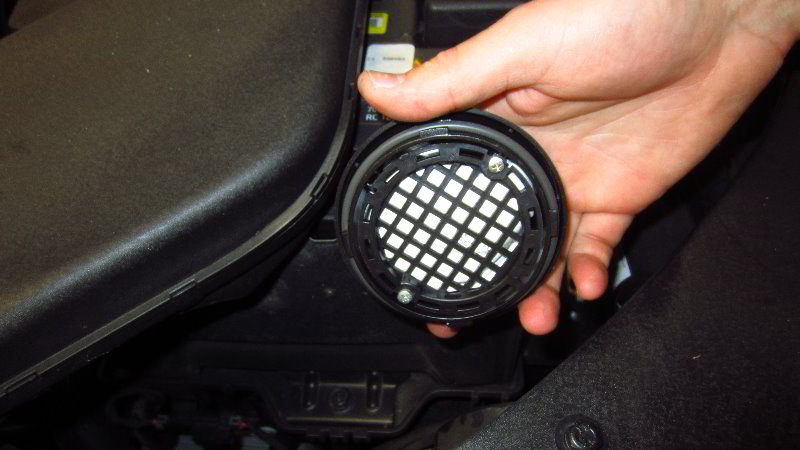 2016-2020-Kia-Optima-Headlight-Bulbs-Replacement-Guide-017