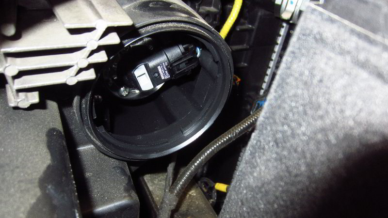 2016-2020-Kia-Optima-Headlight-Bulbs-Replacement-Guide-019