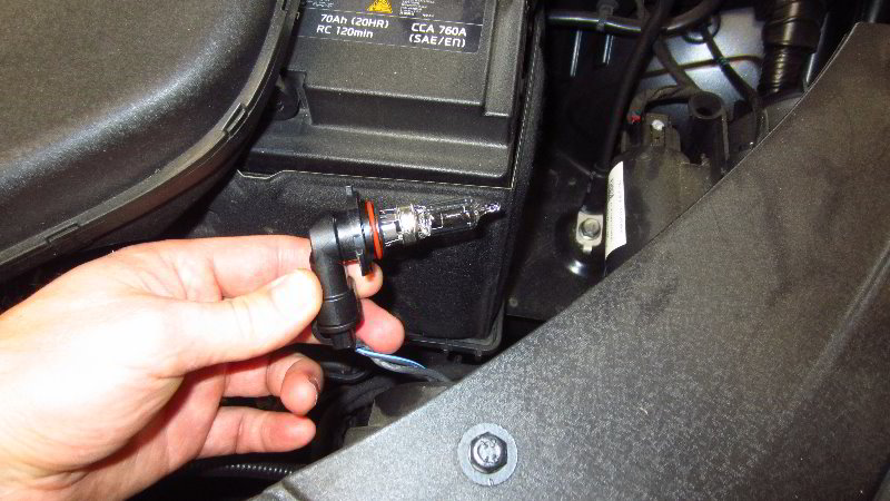 2016-2020-Kia-Optima-Headlight-Bulbs-Replacement-Guide-020