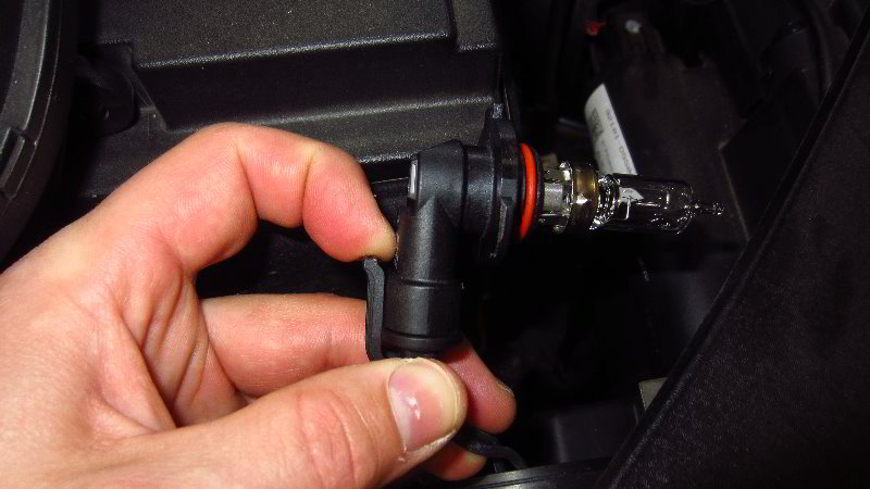 2016-2020-Kia-Optima-Headlight-Bulbs-Replacement-Guide-021