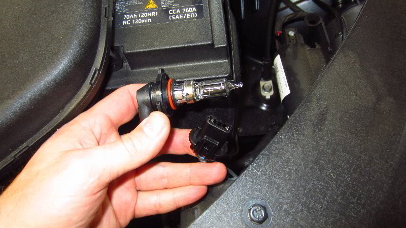 2016-2020-Kia-Optima-Headlight-Bulbs-Replacement-Guide-023