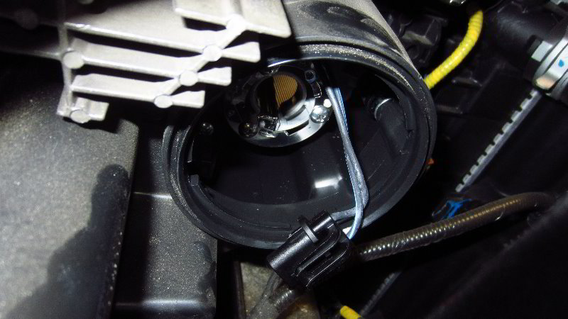 2016-2020-Kia-Optima-Headlight-Bulbs-Replacement-Guide-024