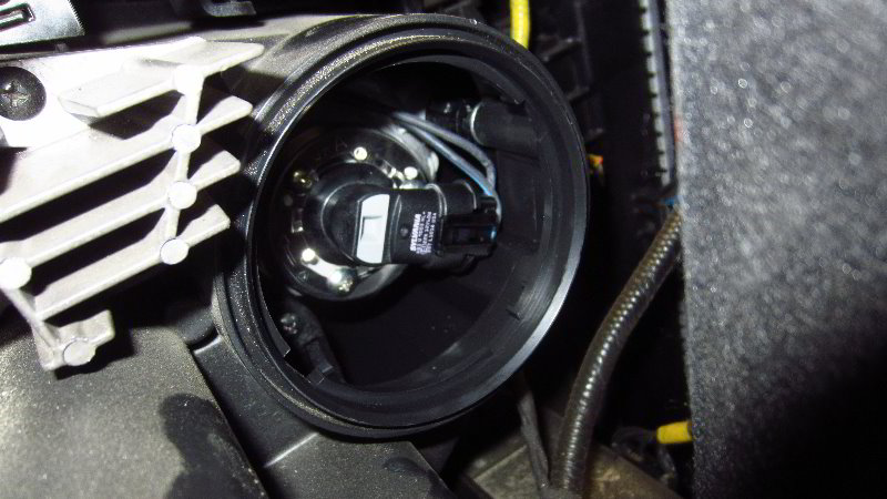 2016-2020-Kia-Optima-Headlight-Bulbs-Replacement-Guide-027