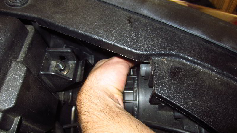 2016-2020-Kia-Optima-Headlight-Bulbs-Replacement-Guide-032