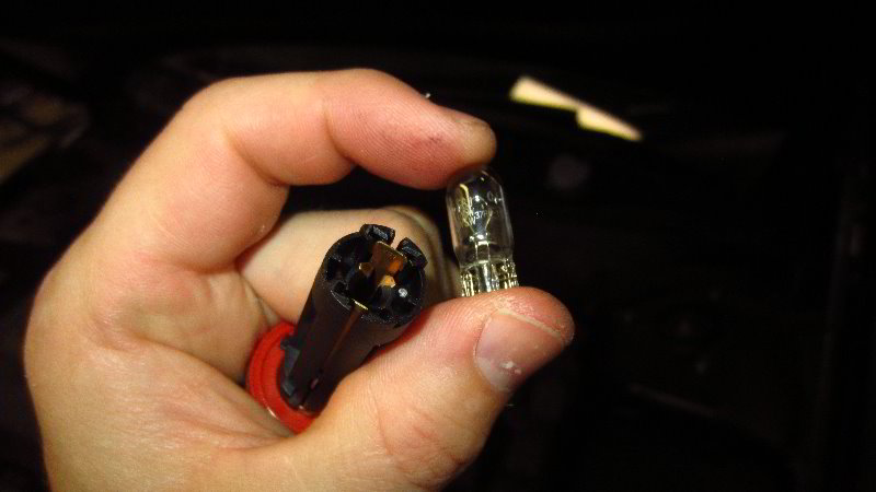 2016-2020-Kia-Optima-Headlight-Bulbs-Replacement-Guide-034