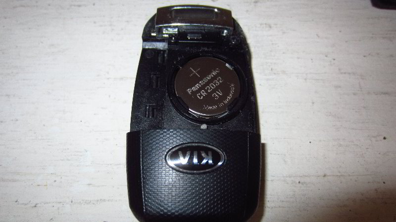 2016-2020-Kia-Optima-Key-Fob-Battery-Replacement-Guide-008