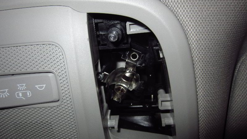 2016-2020-Kia-Optima-Map-Light-Bulbs-Replacement-Guide-005