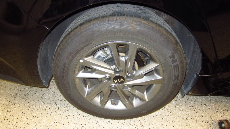 2016-2020-Kia-Optima-Rear-Brake-Pads-Replacement-Guide-001