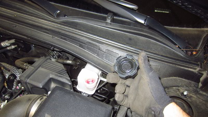 2016-2020-Kia-Optima-Rear-Brake-Pads-Replacement-Guide-033