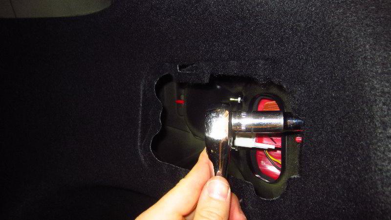 2016-2020-Kia-Optima-Tail-Light-Bulbs-Replacement-Guide-008