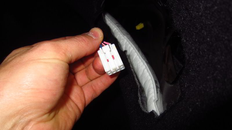 2016-2020-Kia-Optima-Tail-Light-Bulbs-Replacement-Guide-014