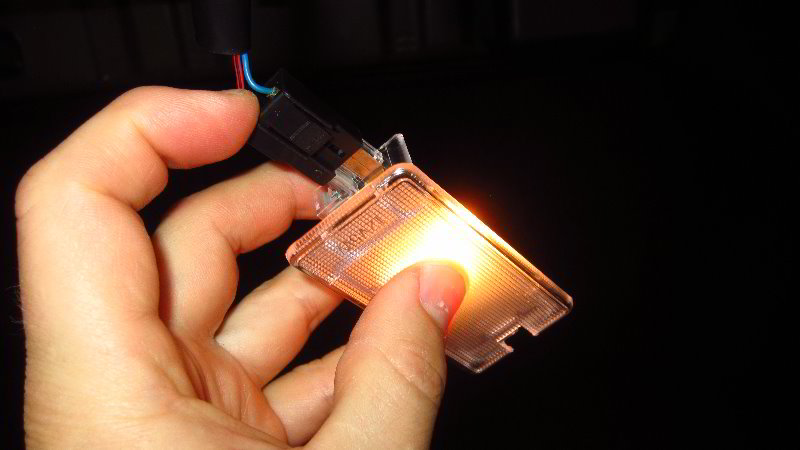 2016-2020-Kia-Optima-Trunk-Cargo-Area-Light-Bulb-Replacemen-Guide-015