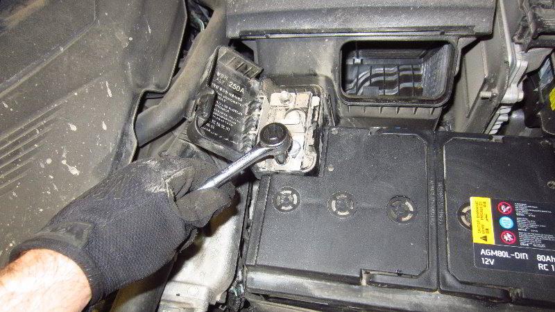 2016-2020-Kia-Sorento-12V-Automotive-Battery-Replacement-Guide-036