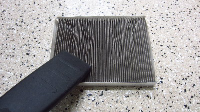 2016-2020-Kia-Sorento-Cabin-Air-Filter-Replacement-Guide-023