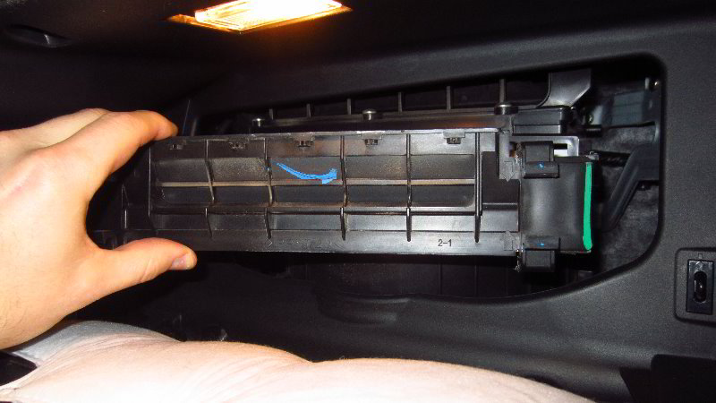 2016-2020-Kia-Sorento-Cabin-Air-Filter-Replacement-Guide-027