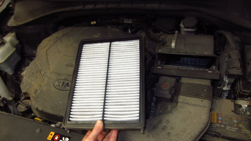 2016-2020-Kia-Sorento-Engine-Air-Filter-Replacement-Guide-011