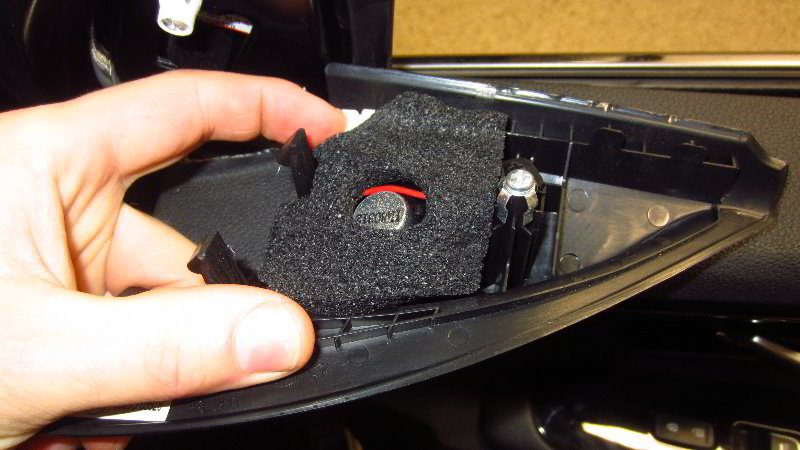 2016-2020-Kia-Sorento-Plastic-Interior-Door-Panel-Removal-Guide-013