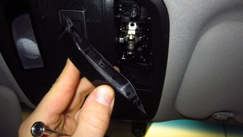 2016-2020-Kia-Sorento-Map-Light-Bulbs-Replacement-Guide-003