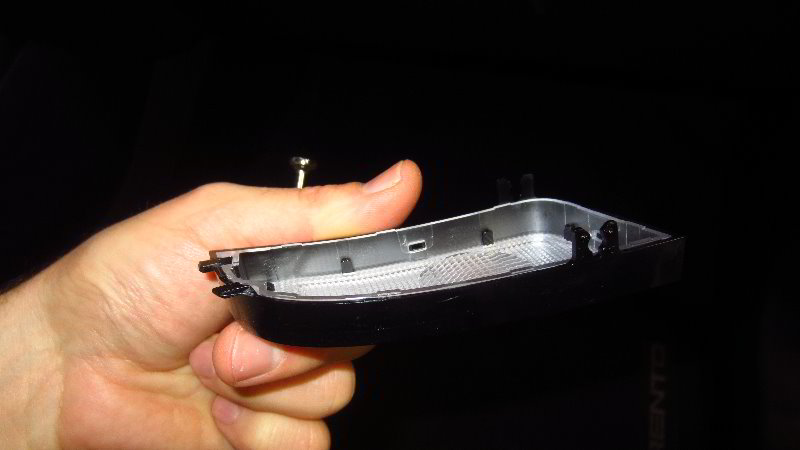2016-2020-Kia-Sorento-Map-Light-Bulbs-Replacement-Guide-005