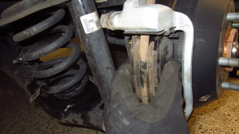 2016-2020-Kia-Sorento-Rear-Brake-Pads-Replacement-Guide-030