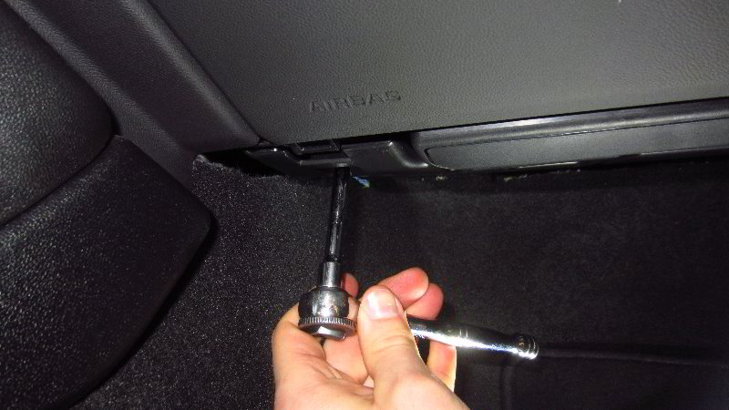 2016-2021-Chevrolet-Camaro-Cabin-Air-Filter-Replacement-Guide-004