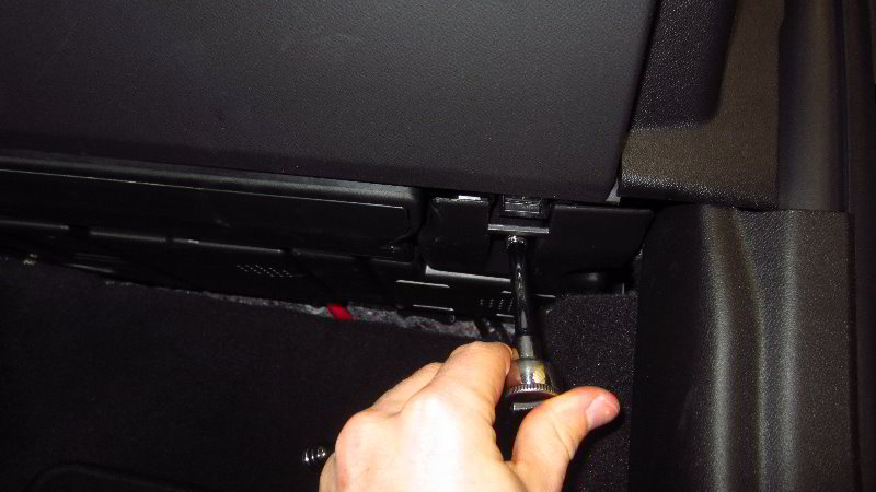 2016-2021-Chevrolet-Camaro-Cabin-Air-Filter-Replacement-Guide-007