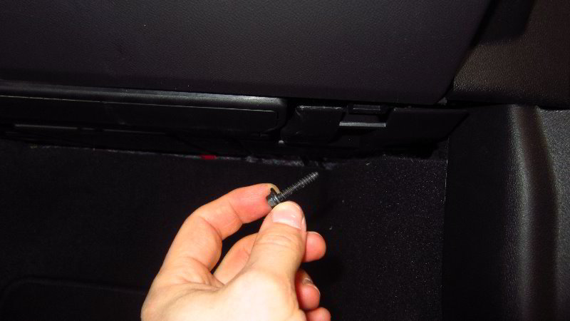 2016-2021-Chevrolet-Camaro-Cabin-Air-Filter-Replacement-Guide-008