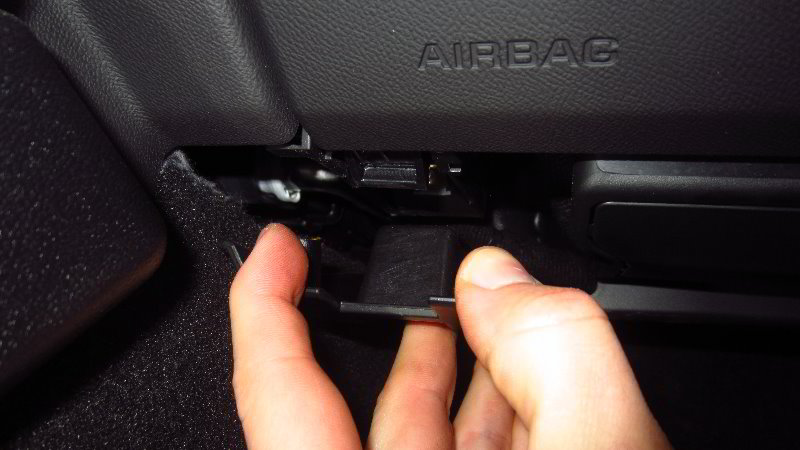 2016-2021-Chevrolet-Camaro-Cabin-Air-Filter-Replacement-Guide-009