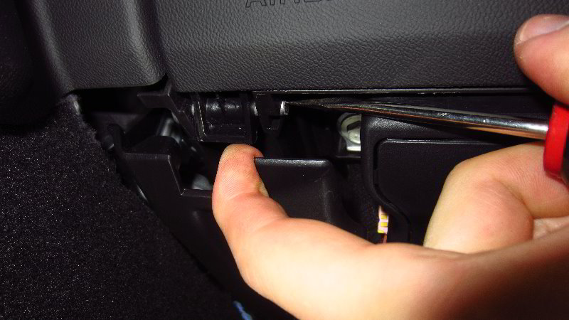 2016-2021-Chevrolet-Camaro-Cabin-Air-Filter-Replacement-Guide-010