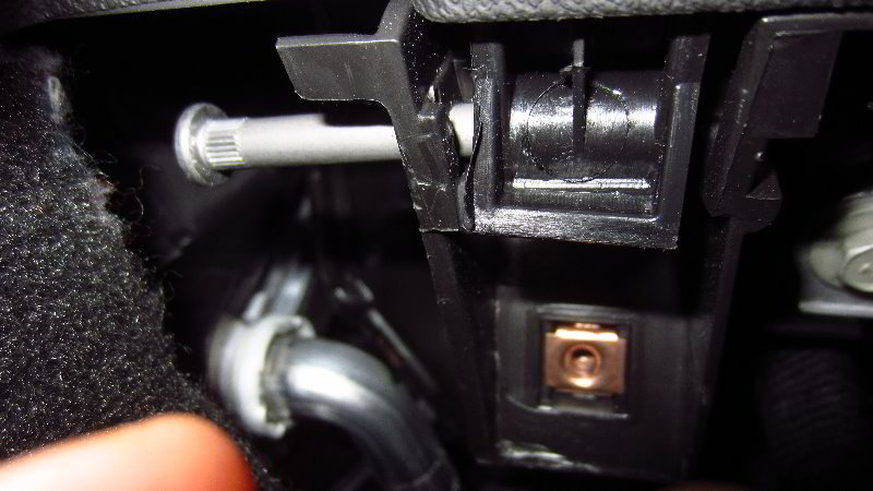 2016-2021-Chevrolet-Camaro-Cabin-Air-Filter-Replacement-Guide-013