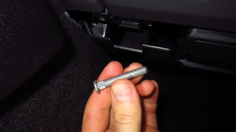 2016-2021-Chevrolet-Camaro-Cabin-Air-Filter-Replacement-Guide-014