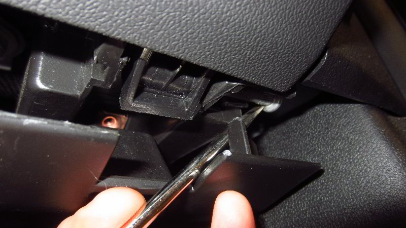 2016-2021-Chevrolet-Camaro-Cabin-Air-Filter-Replacement-Guide-016