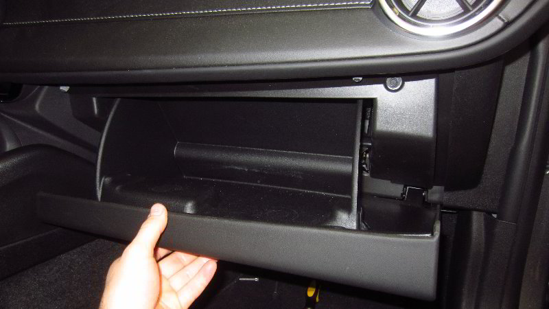 2016-2021-Chevrolet-Camaro-Cabin-Air-Filter-Replacement-Guide-019