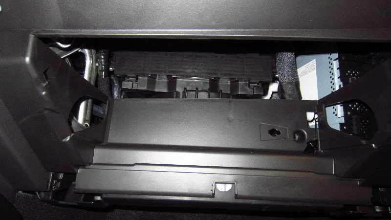 2016-2021-Chevrolet-Camaro-Cabin-Air-Filter-Replacement-Guide-025