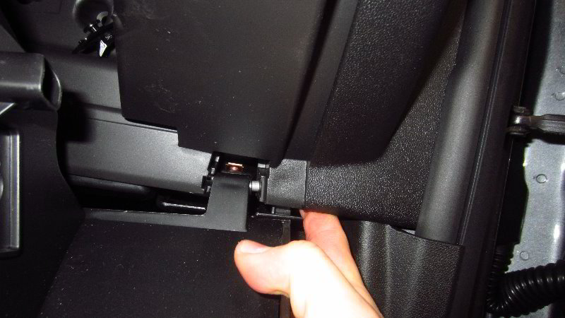 2016-2021-Chevrolet-Camaro-Cabin-Air-Filter-Replacement-Guide-047