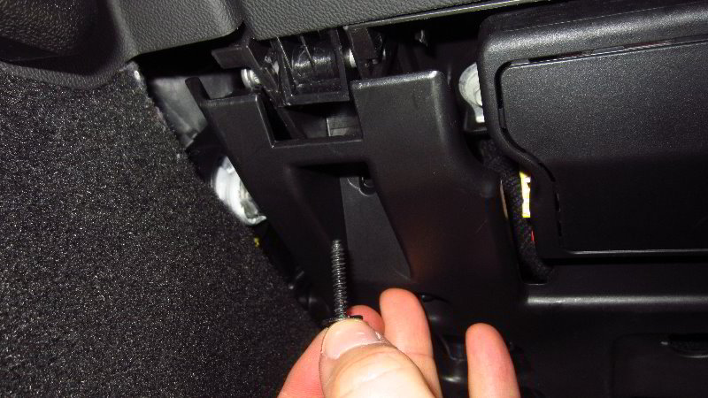 2016-2021-Chevrolet-Camaro-Cabin-Air-Filter-Replacement-Guide-057