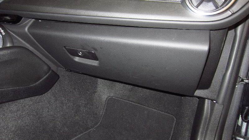 2016-2021-Chevrolet-Camaro-Cabin-Air-Filter-Replacement-Guide-060