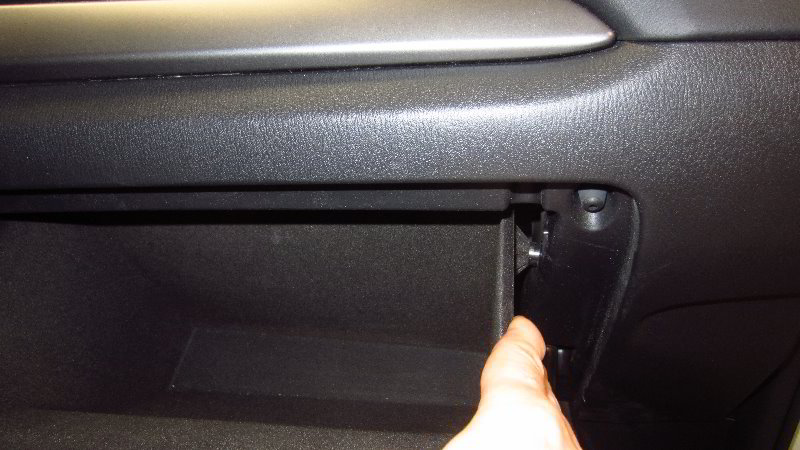 2016-2021-Mazda-CX-9-Cabin-Air-Filter-Replacement-Guide-007