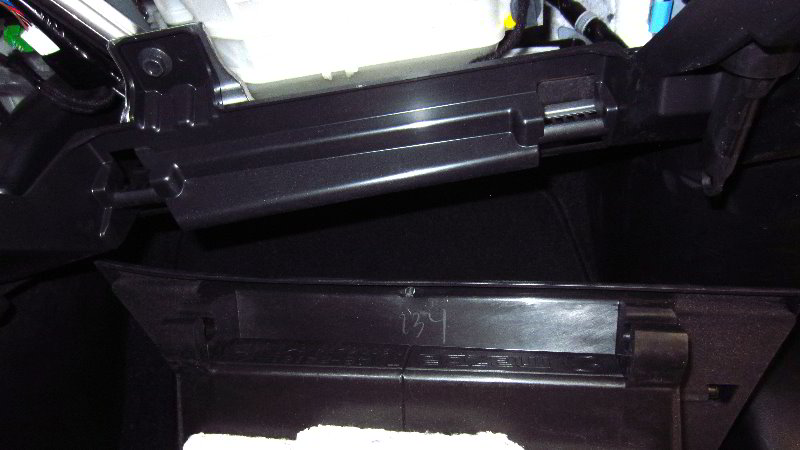 2016-2021-Mazda-CX-9-Cabin-Air-Filter-Replacement-Guide-009