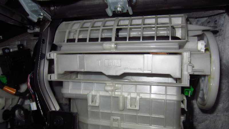 2016-2021-Mazda-CX-9-Cabin-Air-Filter-Replacement-Guide-016