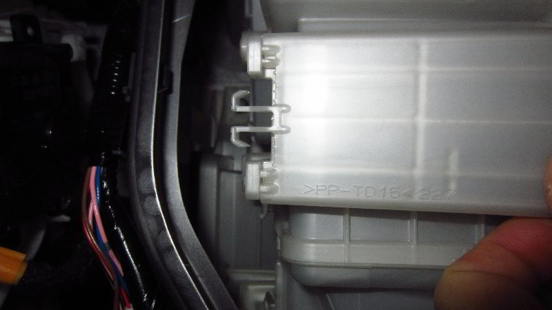 2016-2021-Mazda-CX-9-Cabin-Air-Filter-Replacement-Guide-027