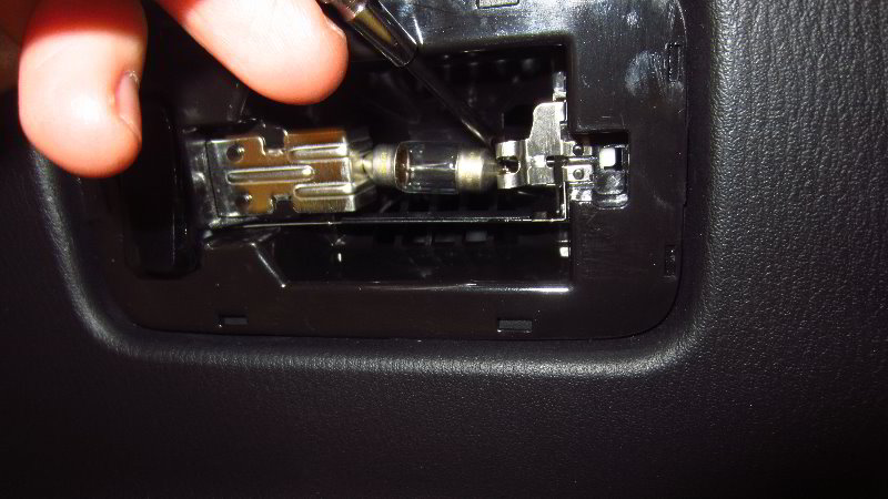 2016-2021-Mazda-CX-9-Cargo-Area-Light-Bulb-Replacement-Guide-005