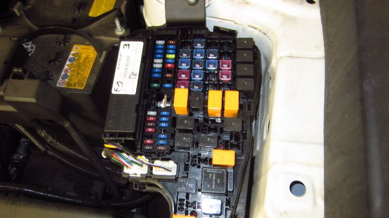 2016-2021-Mazda-CX-9-Electrical-Fuse-Replacement-Guide-007