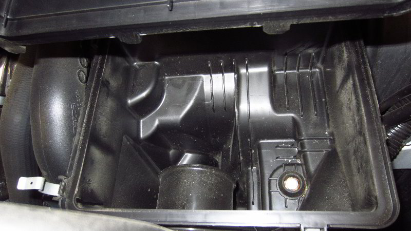 2016-2021-Mazda-CX-9-Engine-Air-Filter-Replacement-Guide-014