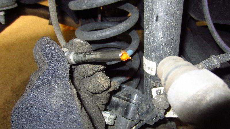 2016-2021-Mazda-CX-9-Rear-Disc-Brake-Pads-Replacement-Guide-026