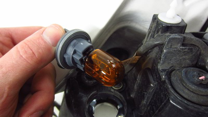 2016-2021-Mazda-CX-9-Rear-Turn-Signal-Light-Bulb-Replacement-Guide-015