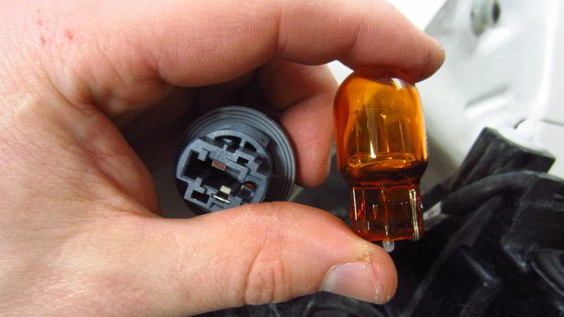 2016-2021-Mazda-CX-9-Rear-Turn-Signal-Light-Bulb-Replacement-Guide-016