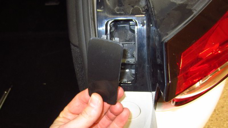 2016-2021-Mazda-CX-9-Rear-Turn-Signal-Light-Bulb-Replacement-Guide-027