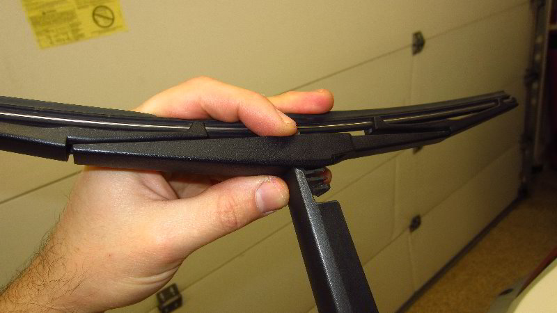 2016-2021-Mazda-CX-9-Rear-Window-Wiper-Blade-Replacement-Guide-014