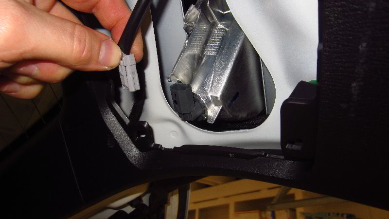 2016-2021-Mazda-CX-9-Reverse-Light-Bulbs-Replacement-Guide-009